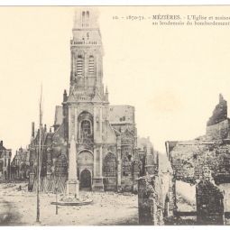 Carte postale de la place de l'église en ruines.jpg