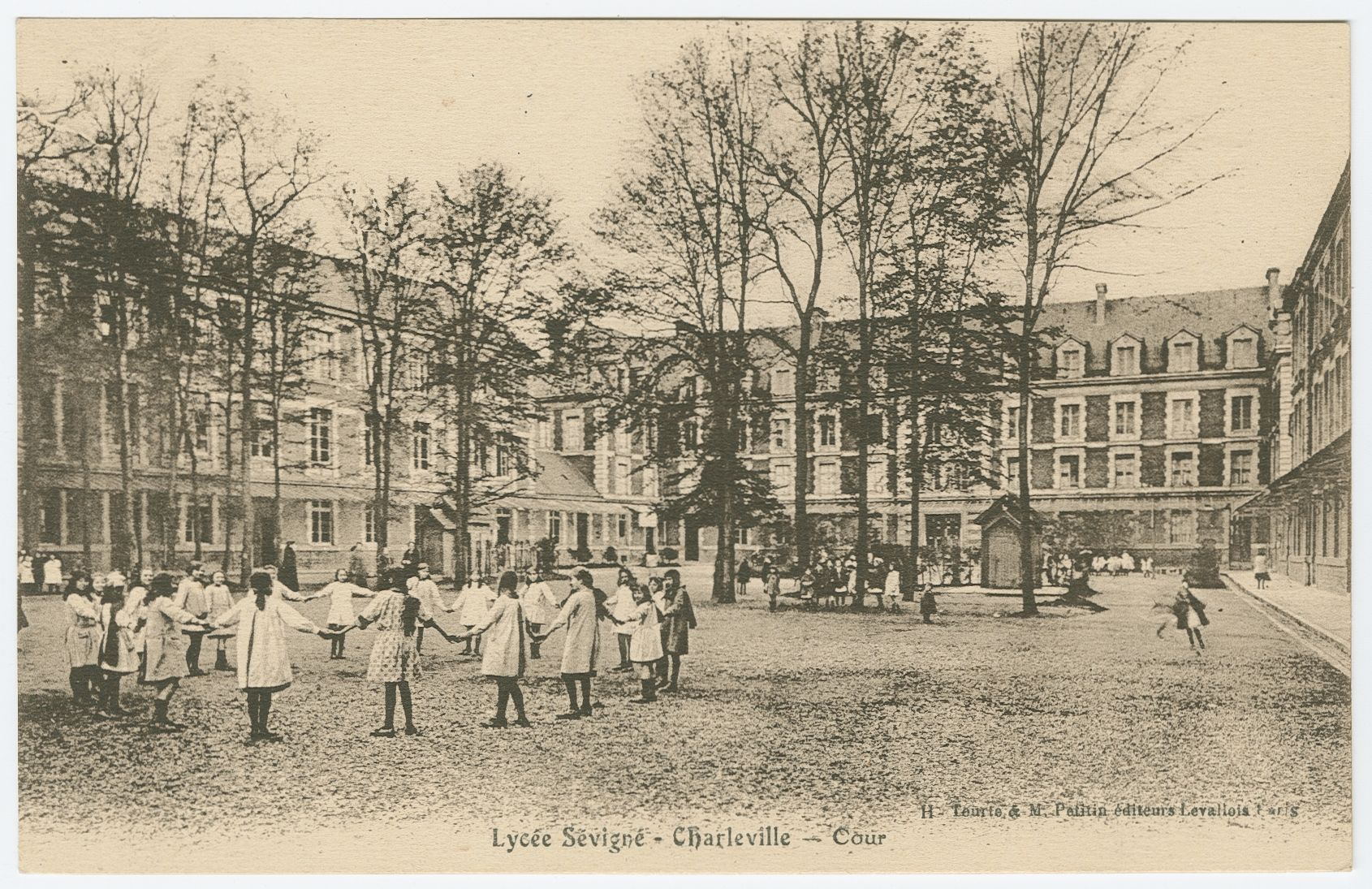 Six nouveaux instruments de recherche disponibles en salle de lecture